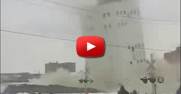 Demolicão de Edificio